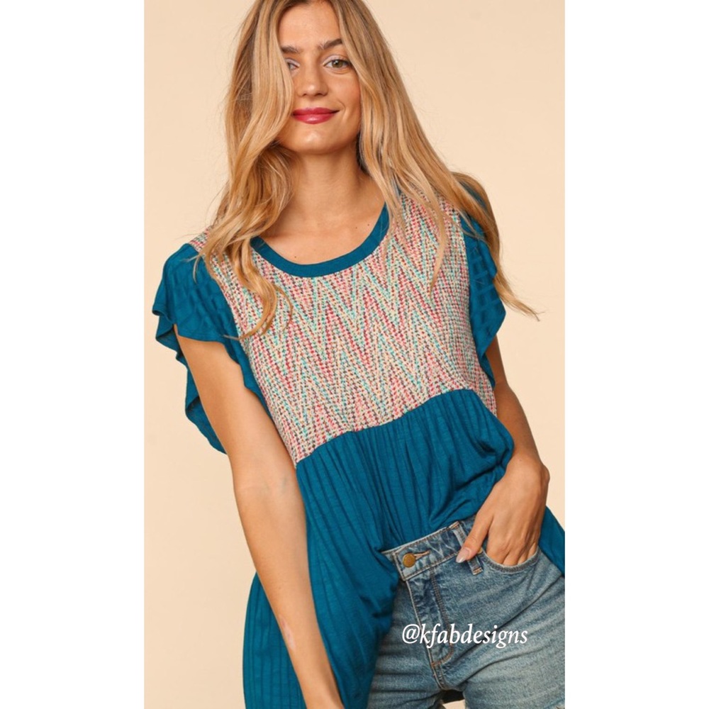 LAST 2! Boho Soft Textured Knit Color Block Flutter Sleeve Top! - Picture 3 of 9